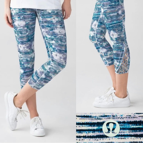 Lululemon True Self Crop II Blurry Belle Multi Blue Stripe Luon Leggings Yoga 6 - Picture 2 of 16